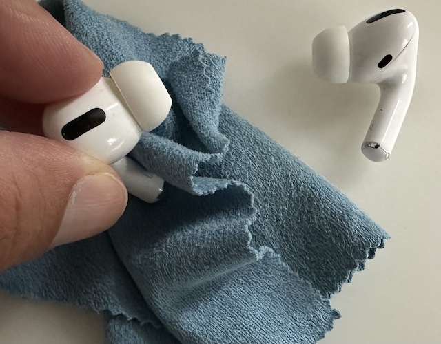 один airpod не заряжается, исправлено