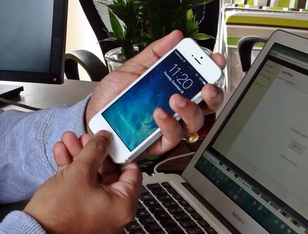 performing screenshot on iphone5s