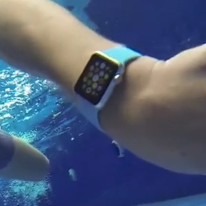 apple watch series 3 swimming pool