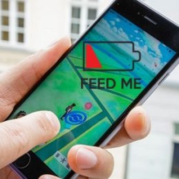iphone with low battery while playing pokemon go