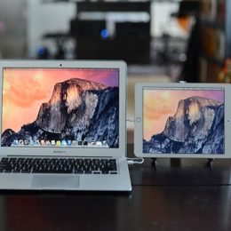 Mac mirroed on iPad to increase screen size.