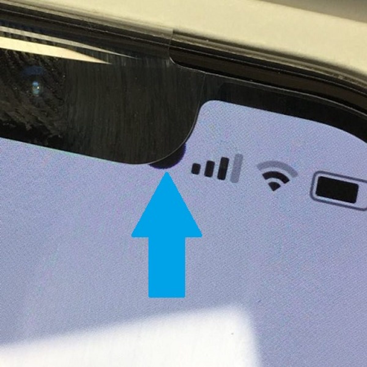 A Dot On The iPhone X Screen Is An OLED Manufacturing Flaw