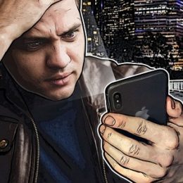 man fools iphone x face id