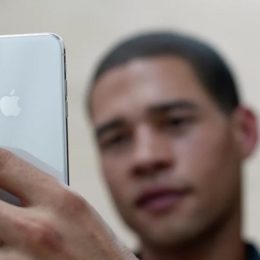 iPhone X Autofocus problem.